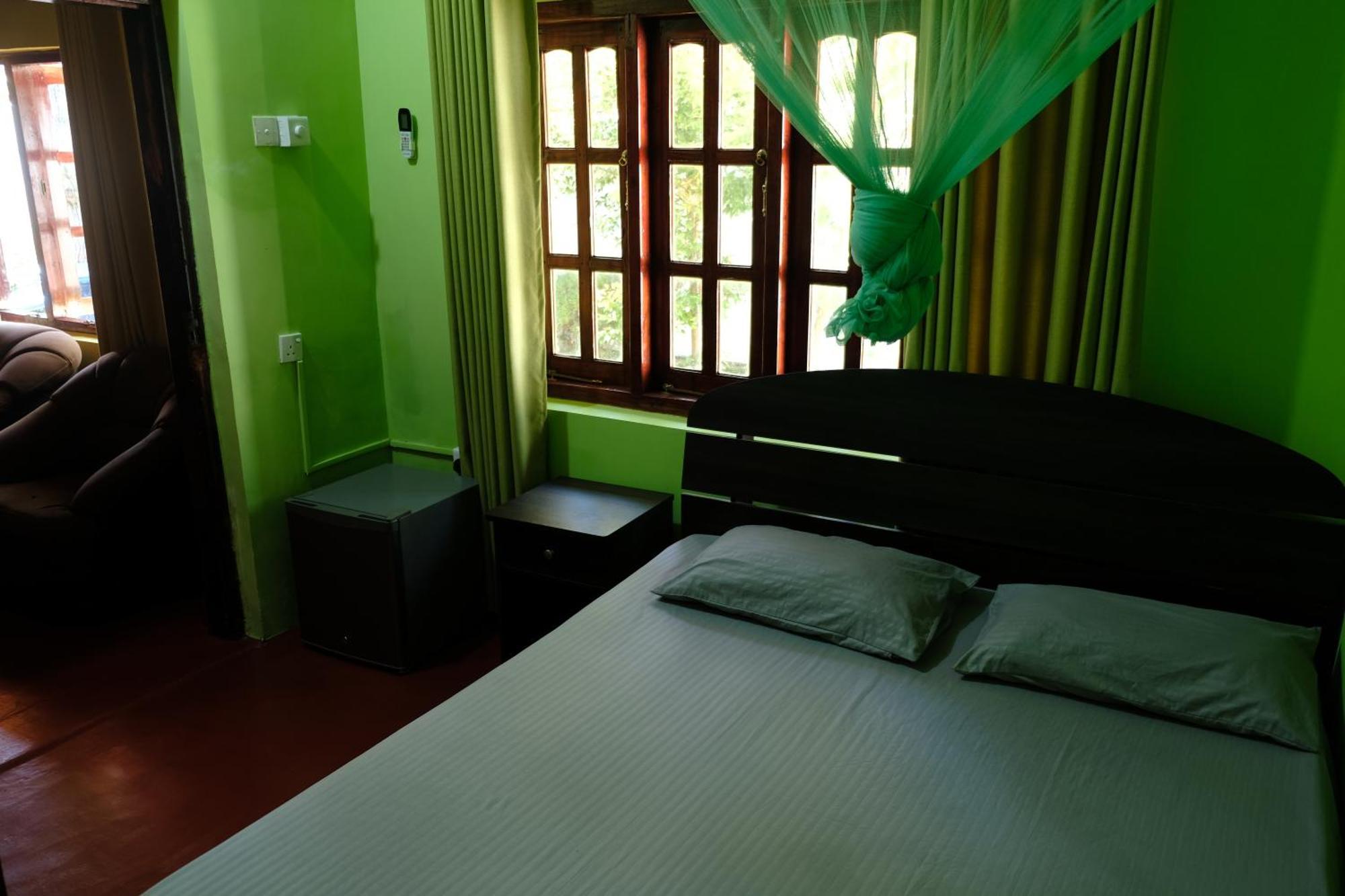 Menaka Homestay Tangalle Extérieur photo