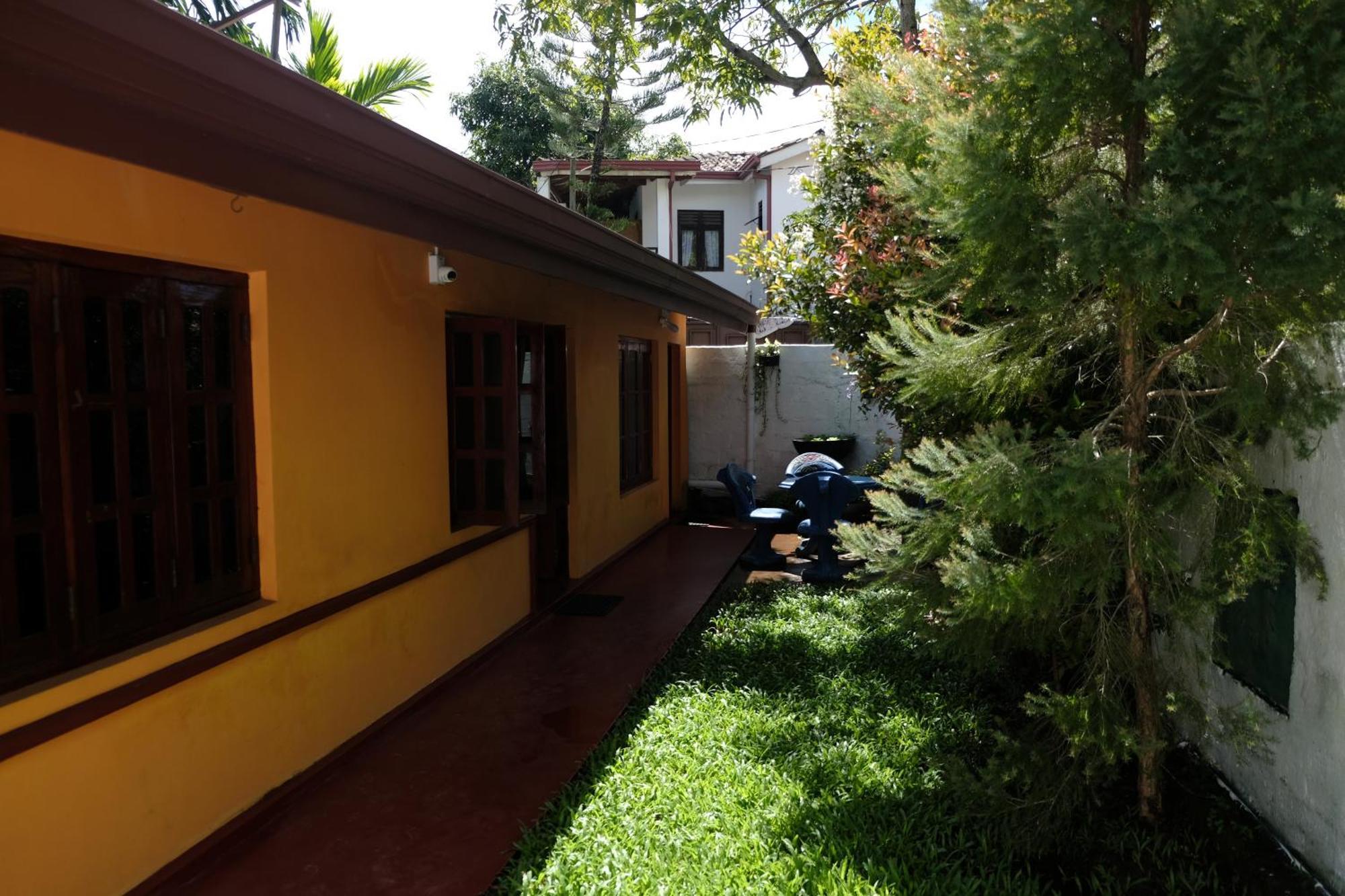 Menaka Homestay Tangalle Extérieur photo